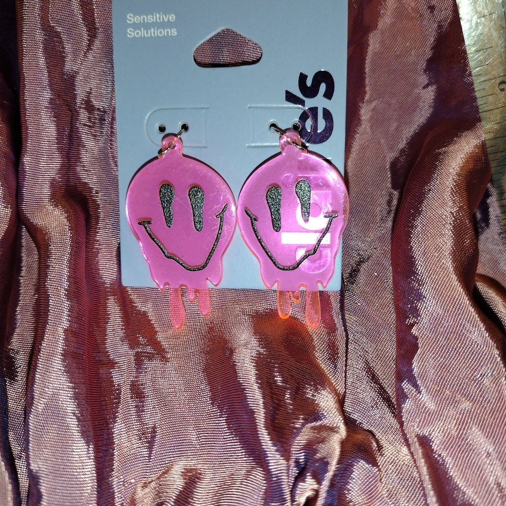 Pink Smiley Face Earrings